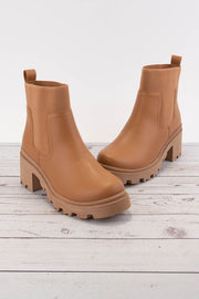 Chunky Chelsea Faux Leather Platform Boot (Camel)
